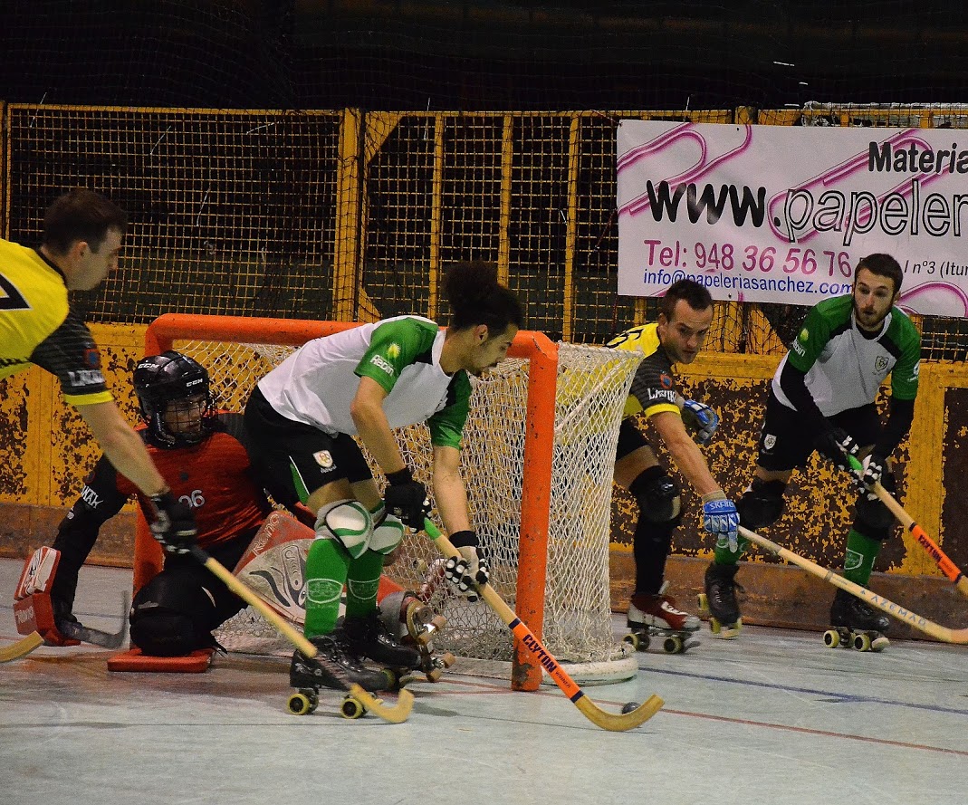 Galería de fotos del derbi jugado entre los equipos Lagunak y Oberena en Barañáin